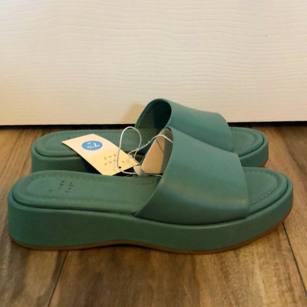 Platform Slide Sandals - Picture 2 of 6